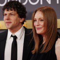 Julianne Moore i Jesse Eisenberg