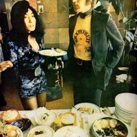 Yokoono_and_johnlennon_pelo1972
