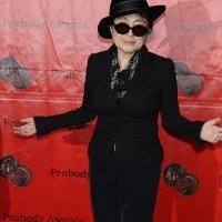 Yoko_Ono_at_the_70th_Annual_Peabody_Awards