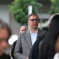 Beograd: Aleksandar Vučić u pratnji supruge glasao na izvanrednim parlamentarnim izborima