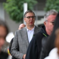 Beograd: Aleksandar Vučić u pratnji supruge glasao na izvanrednim parlamentarnim izborima