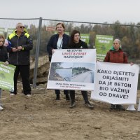 Građanska inicijativa 'Za zeleni Pampas' organizirala je prosvjed u Osijeku
