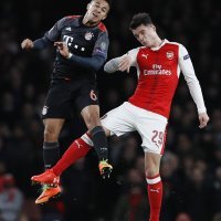 Arsenal v Bayern Munich - Thiago Alcantara i Granit Xhaka (D)