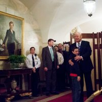Donald Trump s prvim posjetiteljima u Bijeloj kući