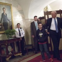 Donald Trump s prvim posjetiteljima u Bijeloj kući