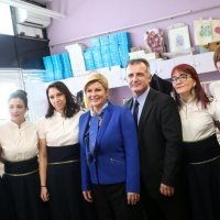 Predsjednica Grabar-Kitarović uručila industrijsko glačalo udruzi Kamensko (5)