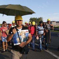 Izbjeglice odlučile ići pješice iz Budimpešte do Austrije (1)