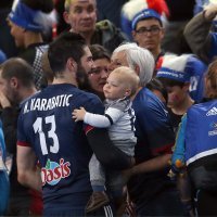 Karabatić pobjedu proslavio uz majku, sina i partnericu koji su ga bodrili s tribina (3)