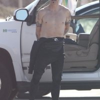 Anthoyn Kiedis na plaži  (5)