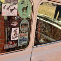 Naljepnice se skupljaju sa svih strana