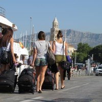 Velike gužve u gradskoj luci, autobusnom i željezničkom kolodvoru u Splitu 06