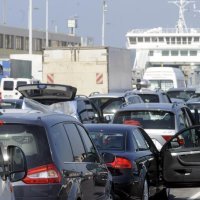 U trajektnoj luci Split počele prve gužve