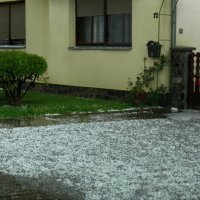 Požega Nevrijeme praćeno tučom zahvatilo požeški kraj (2)