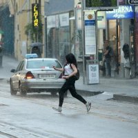 Zagreb Snažan pljusak iznenadio građane (1)