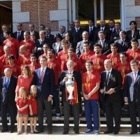 Španjolski kralj Juan Carlos, princ Felipe, princeza Letizia i s kćerkama Leonor i Sofijom sa 'furijom'