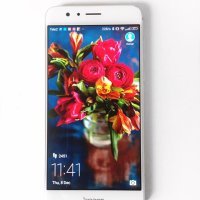 Ella Dvornik i Huawei Honor 8