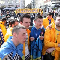 Navijači Ukrajine okupljaju se u centru Zagreba uoči kvalifikacijske utakmice za SP