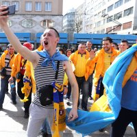 Navijači Ukrajine okupljaju se u centru Zagreba uoči kvalifikacijske utakmice za SP