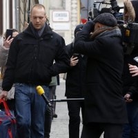 Saucha napušta svoj stan nakon što mu je skinut Saborski imunitet (6)