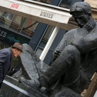 nikola tesla spomenik zagreb