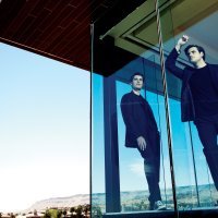 Luka i Stjepan staklo 2Cellos