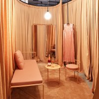 Showroom Garderoba uređen je u skandinavskom stilu