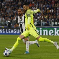 Daniel Subašić i Gonzalo Higuain