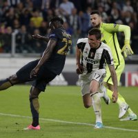Juventus - Monaco (Benjamin Mendy vs. Mario Mandžukić)