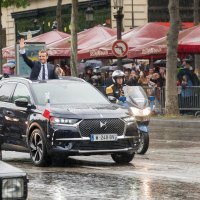 Emmanuel Macron u modelu DS 7 Crossback