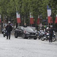 Emmanuel Macron u modelu DS 7 Crossback