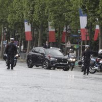 Emmanuel Macron u modelu DS 7 Crossback