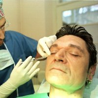 Jasmin Stavros nikada nije krio da se podvrgao plastičnim operacijama