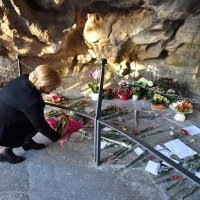 Predsjednica s vojskom obišla Lourdes