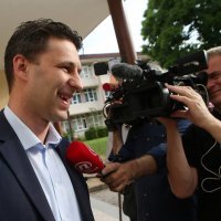 Metković: Prvi čovjek MOST-a Petrov odmah po otvaranju birališta obavio svoju dužnost