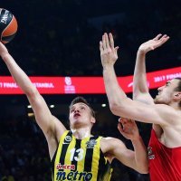 Fenerbahče (Bogdan Bogdanovic) - Olympiacos (Nikola Milutinov)