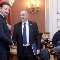 Lovro Kuščević, Tomo Medved