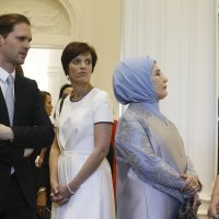 Gauthier Destenay u društvu prvih dama