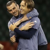 Luka Modrić na treningu u Cardiffu (4)