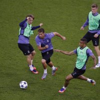 Luka Modrić na treningu u Cardiffu (1)