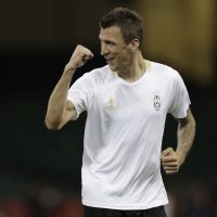 Mario Mandžukić u Cardiffu (4)