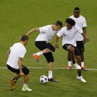 Mario Mandžukić u Cardiffu (3)