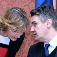 Na sjednici Vlade 2015. sa Zoranom Milanovićem