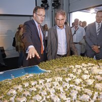 Investitor Anis Bibi, direktor Four Seasons Simon Casson, ministar turizma Gari Capelli, direktor banke Argaam Capital Dennis Wijsmuller