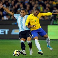 Douglas Costa u dresu Brazila (5)