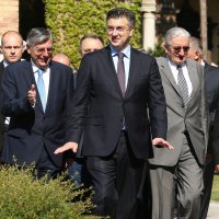 Delegacija HDZ-a na grobu dr. Franje Tuđmana