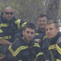 Vatrogasci na požarištu u Tučepima