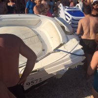 Gliser izletio na plažu kod Crikvenice