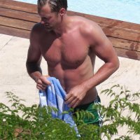 Glumac Alexander Skarsgard na odmoru (3)