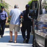 Policija privodi osumnjičene suce i sportske djelatnike uhićene u Slavonskom Brodu (1)