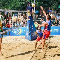 Ivan Perišić igra odbojku u Poreču (2)